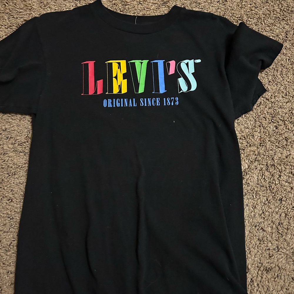 Levi’s t-shirt